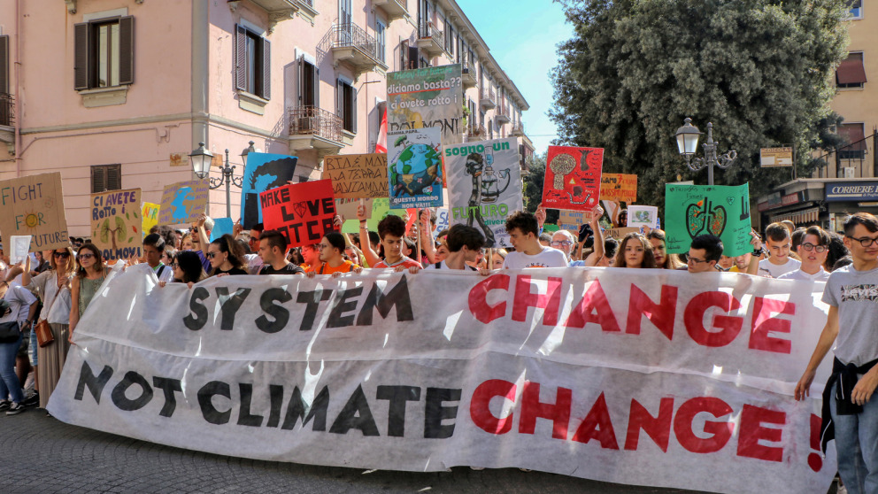 Protestierende bei einer "Fridays for Future"-Demonstration in Taranto, Italien.